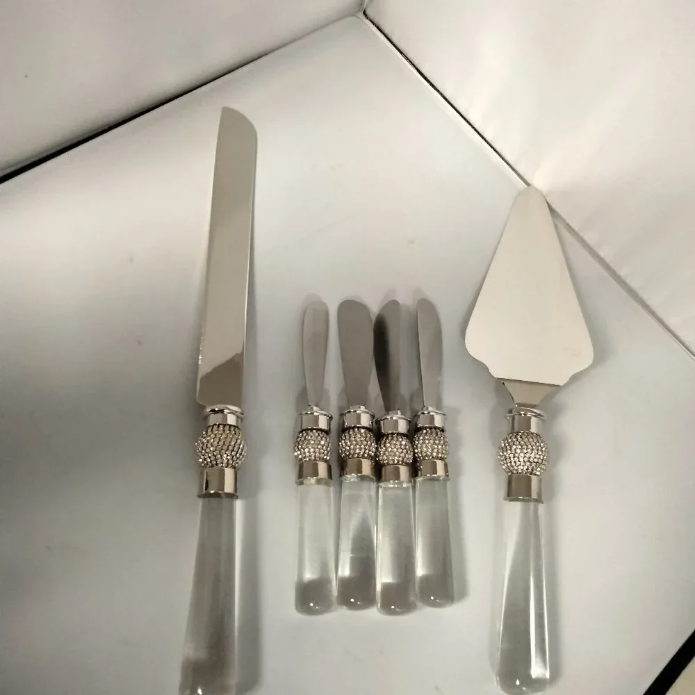 LOT- Z Gallerie Victoria Collection Cake and Knife Server Set + 4 Spreaders